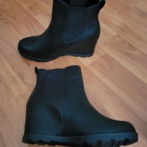 New, Wedge booties size 9